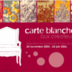 Le CATALOGUE EXPO "CARTE BLANCHE" présente une affiche du Musée de la Toile de Jouy avec un contour de chaise blanc, des motifs décoratifs, les dates de l'événement (25 novembre 2005 - 25 juin 2006), et un fond bordeaux. la marque Toile de Jouy