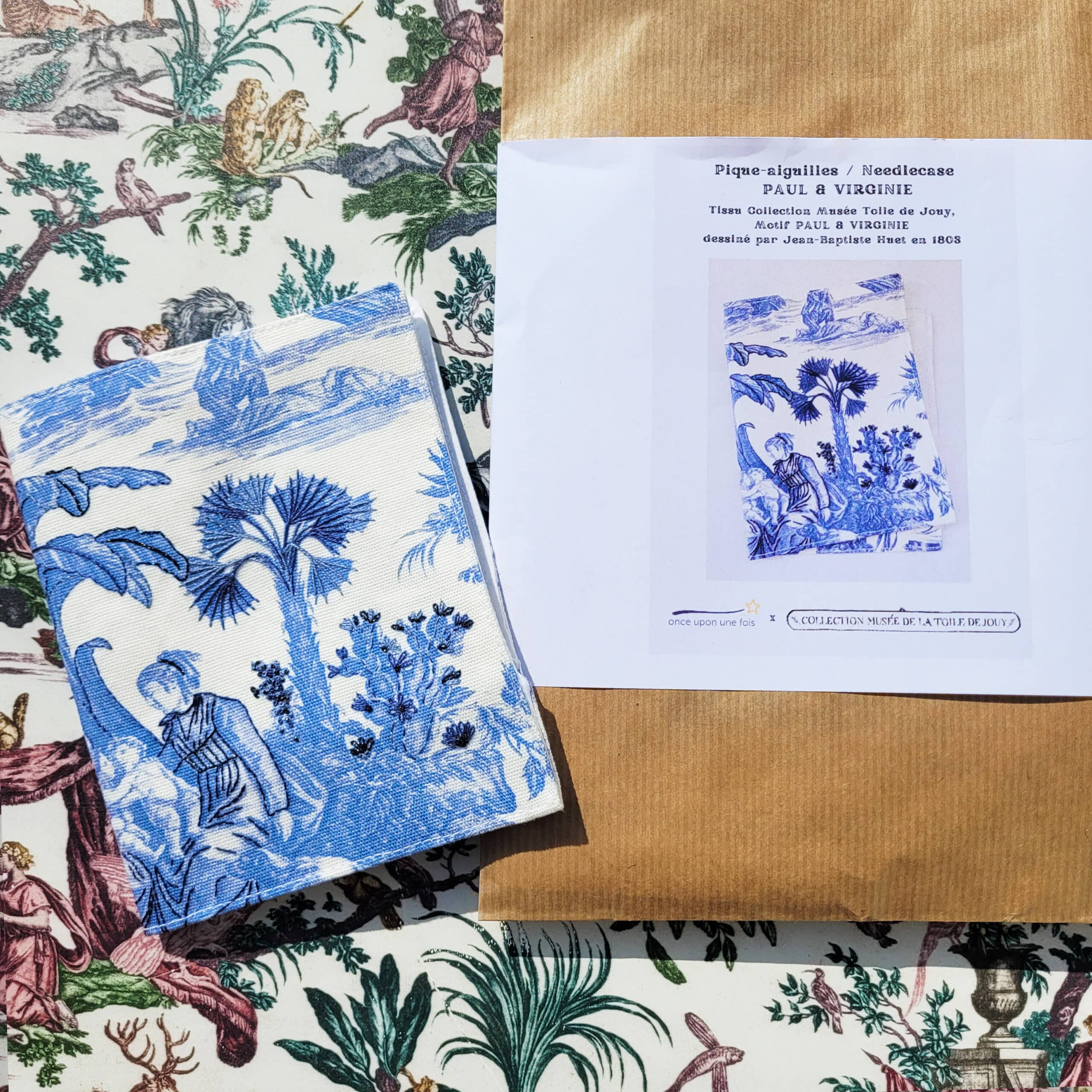 CARNET PIQUE-AIGUILLES "PAUL ET VIRGINIE" BLEU