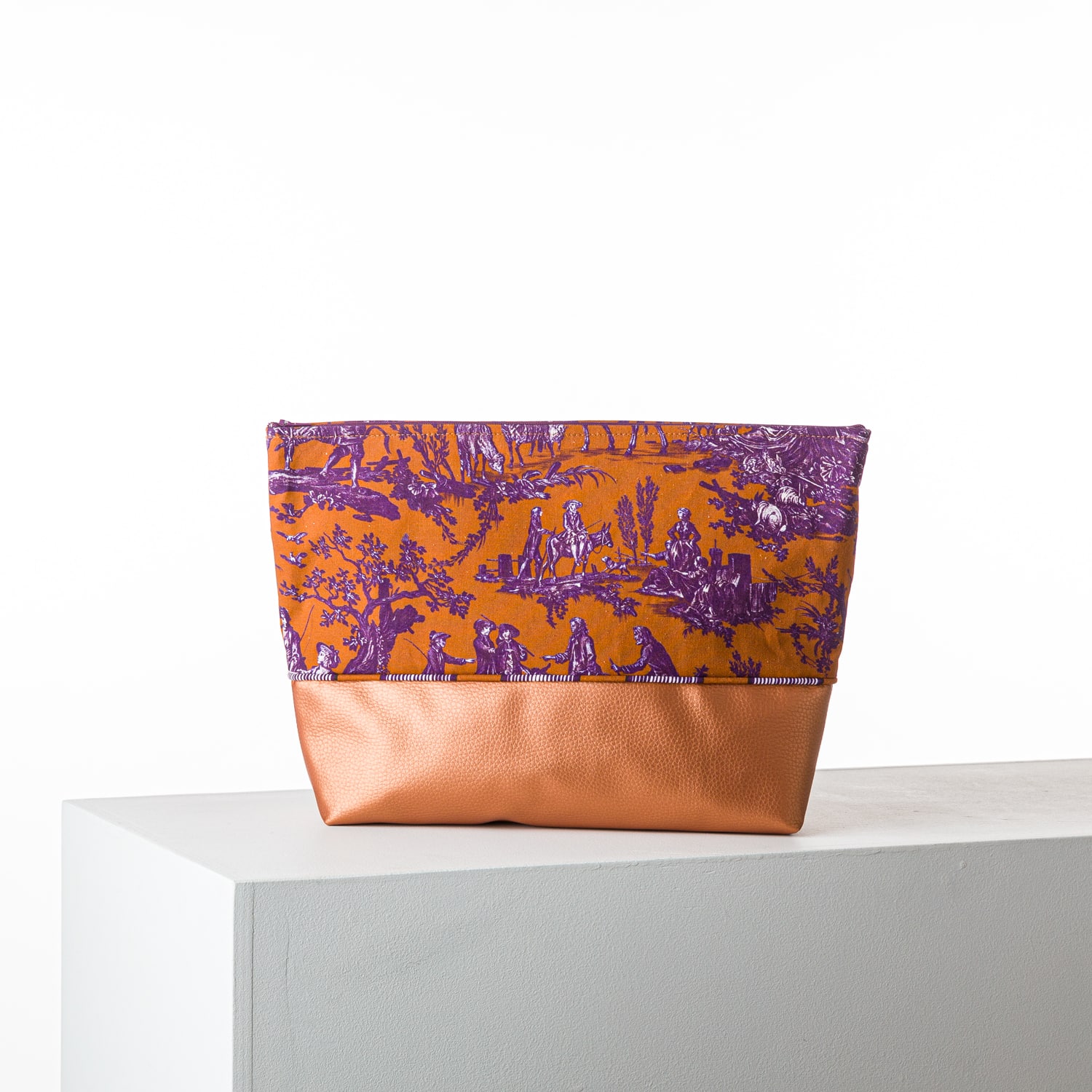 TROUSSE DE TOILETTE CASSIS ET ROUX