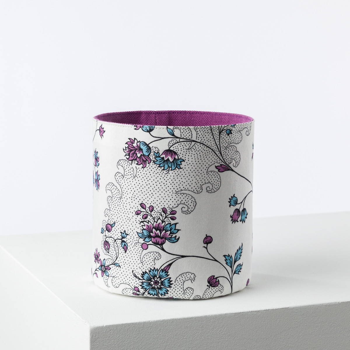 CACHE POT "GUIRLANDES DE FLEURS"