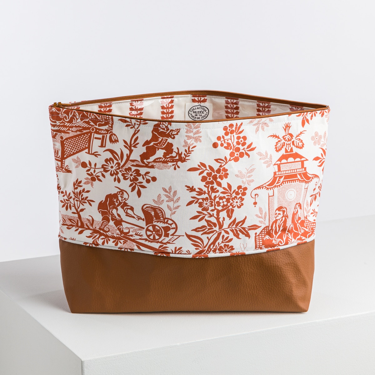 GRANDE TROUSSE "LE CHINOIS A LA BROUETTE" TABAC