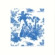 Illustration bleue et blanche tirée de XCOMM_PASSE PARTOUT PAUL & VIRGINIE représentant deux femmes assises sous des arbres avec des enfants, entourées de plantes tropicales et d'un feuillage très détaillé, dans une scène pastorale. la marque Toile de Jouy